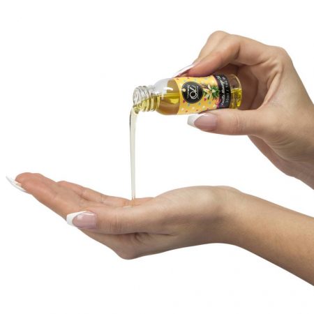 Comment verser l'huile de massage à la vanille